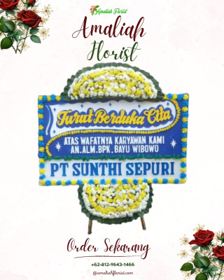 Papan Bunga Duka di Jembatan Besi